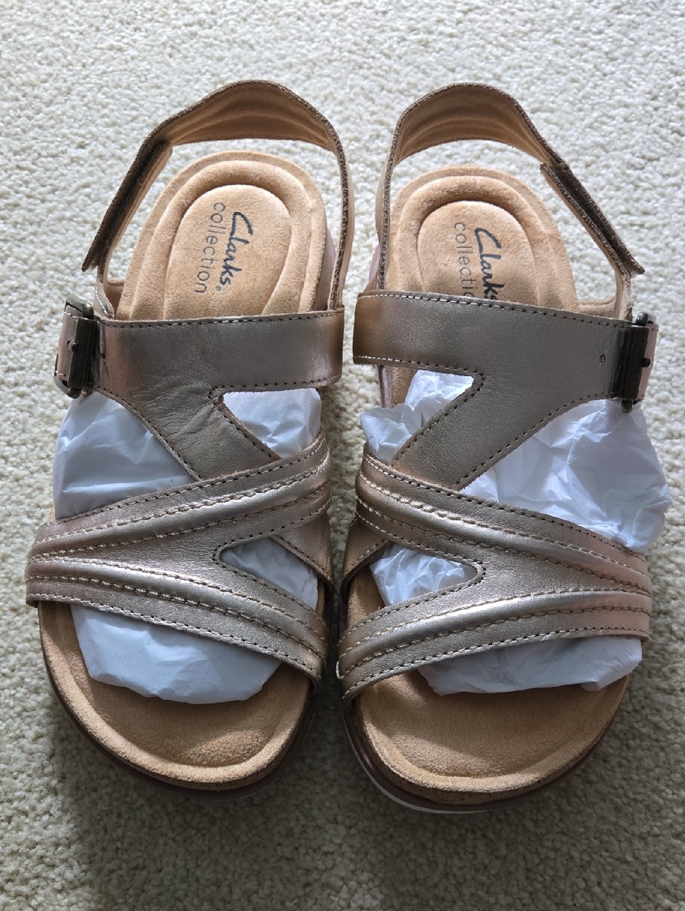 Clarks Metallic Rose Gold Strappy Sandals - Size 6.5 Wide - NEW w/Tags